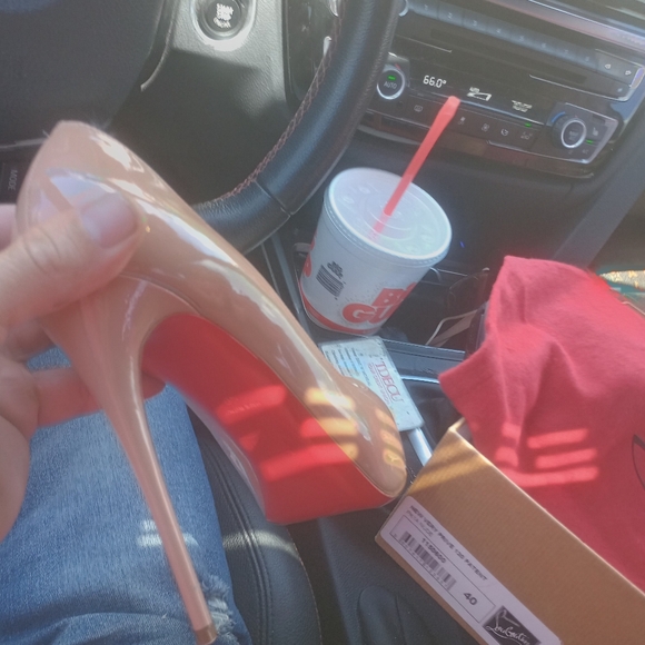 Christian louboutin red bottom heels size 40 two pairs in mint condition - Picture 7 of 7